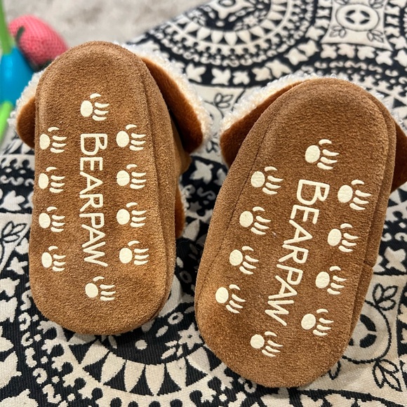 Bearpaw Infant Sherpa slip on shoes - Picture 2 of 3